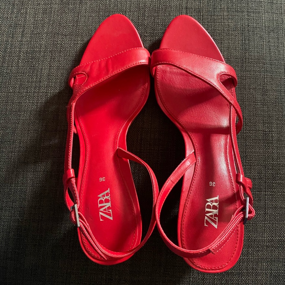 Rare Zara Wooden Heel Sandals Gem